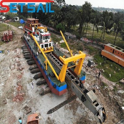 160m3-4000m3 Kapazität Hydraulische Steuerung Schneider Saugbagger mit Unterwasser-Sandpumpe