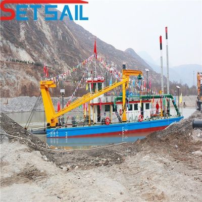 8 Zentimeter Schneider-Saugbagger mit Unterwassersandpumpe Gesamtgewicht 85 Tonnen