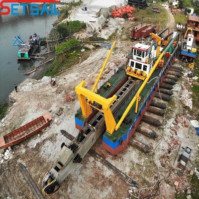 Leistungsstarker Diesel-Schneider, Saugbagger mit 3500 m3 Wasserfluss und einem schnelleren Tiefenmesser