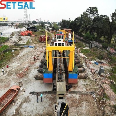Leistungsstarker Diesel-Schneider, Saugbagger mit 3500 m3 Wasserfluss und einem schnelleren Tiefenmesser